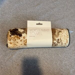 NWT CALIA No-Slip Yoga Mat Towel- color oat milk